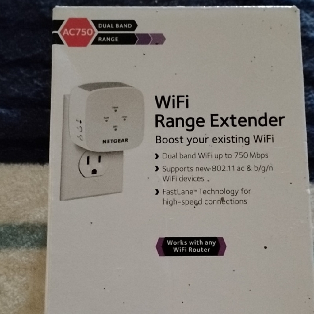 NETGEAR Dual Band White WiFi Extender